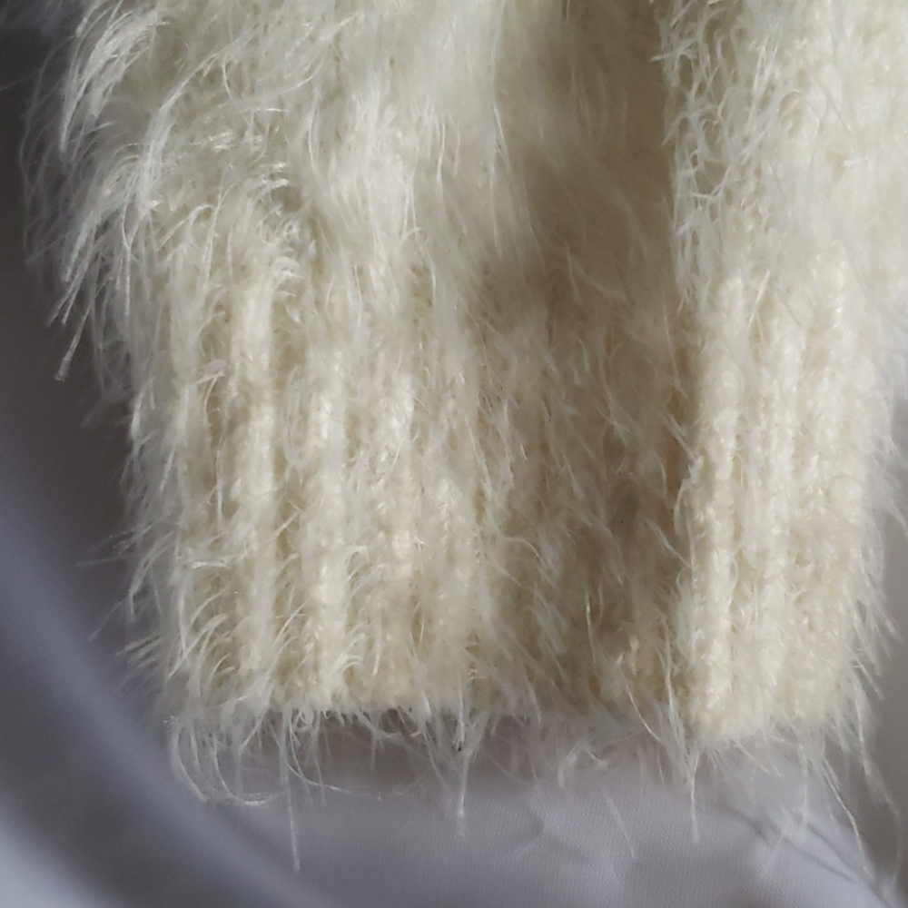 NWOT F21 Fuzzy Mohair Vneck Cardigan - Picture 7 of 10